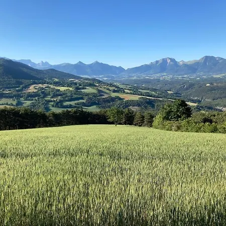 Maisonnette A La Campagne Roissard